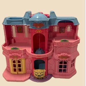 Mattel Sweet Streets Hotel-Boutique-Cafe- Fancy Fun Hotel